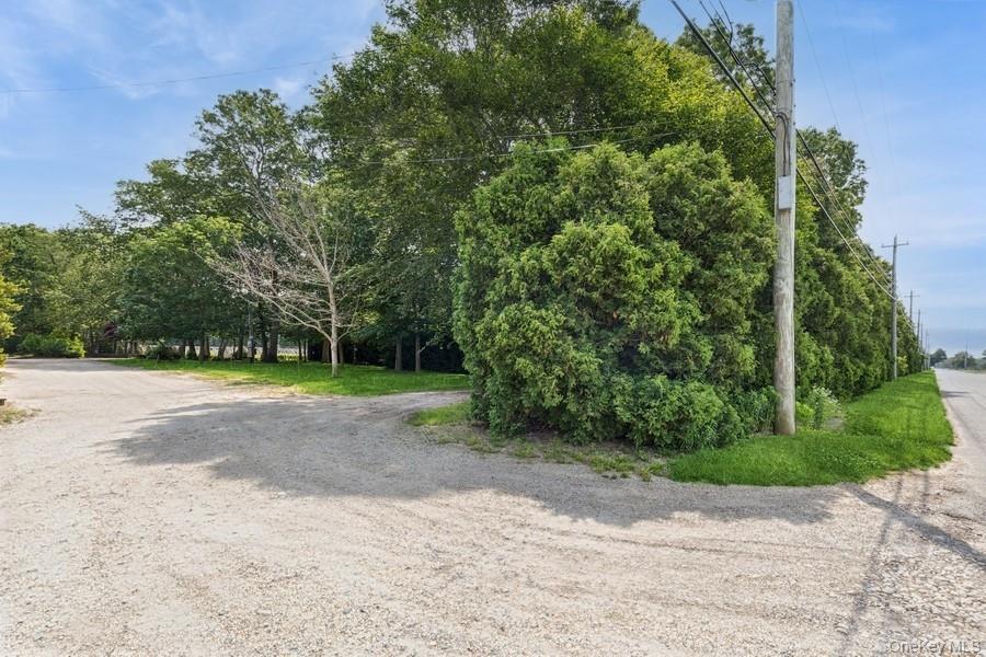 View of dirt / gravel road