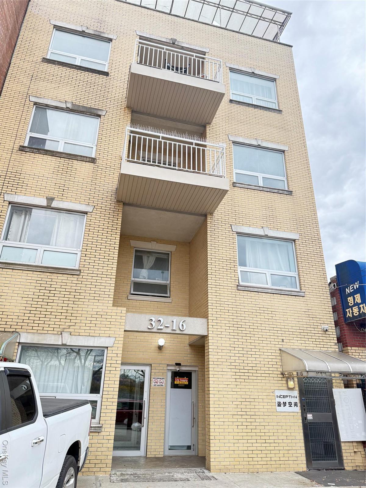 View of apartment building / complex