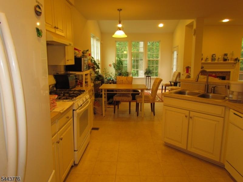 Eat-In Kitchen -2