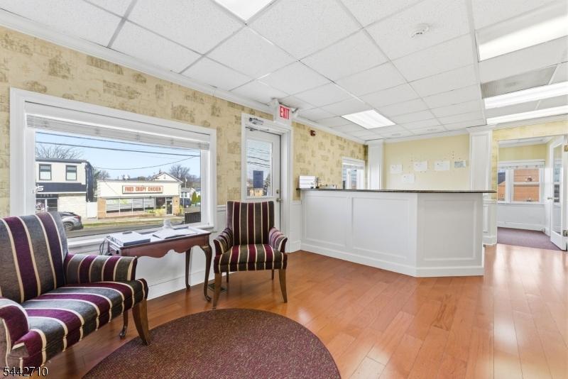 Reception 1st Fl