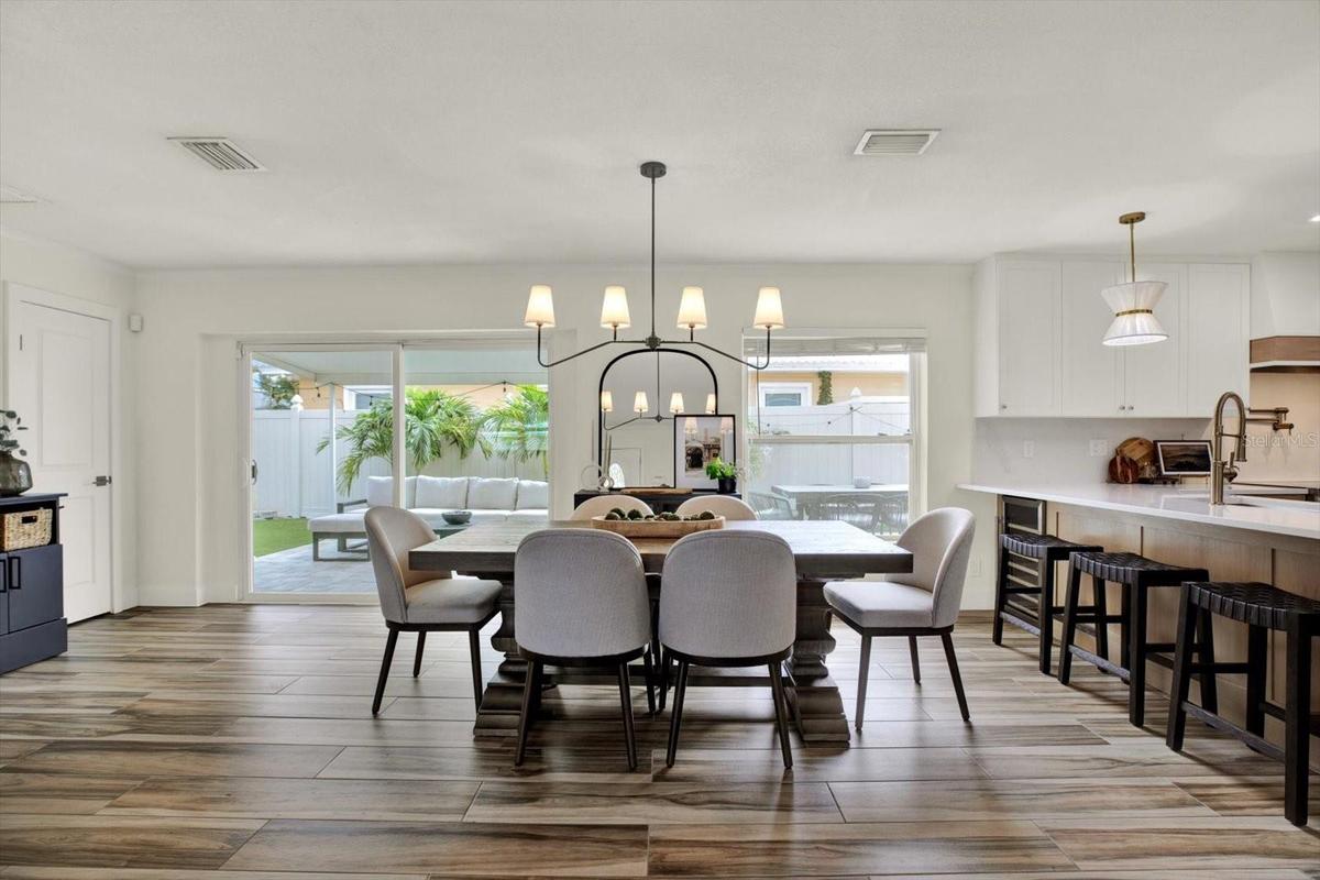 Dining/kitchen