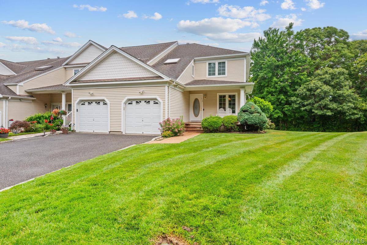 Welcome Home to this Turn Key End Unit