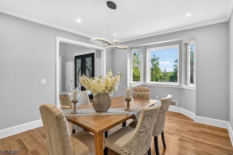 1395 Washington Valley