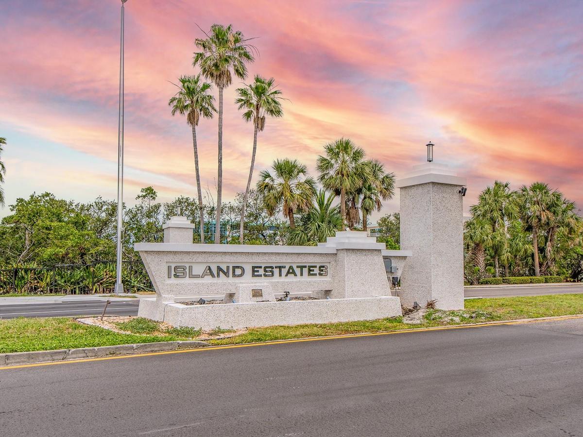 On beautiful Island Estates