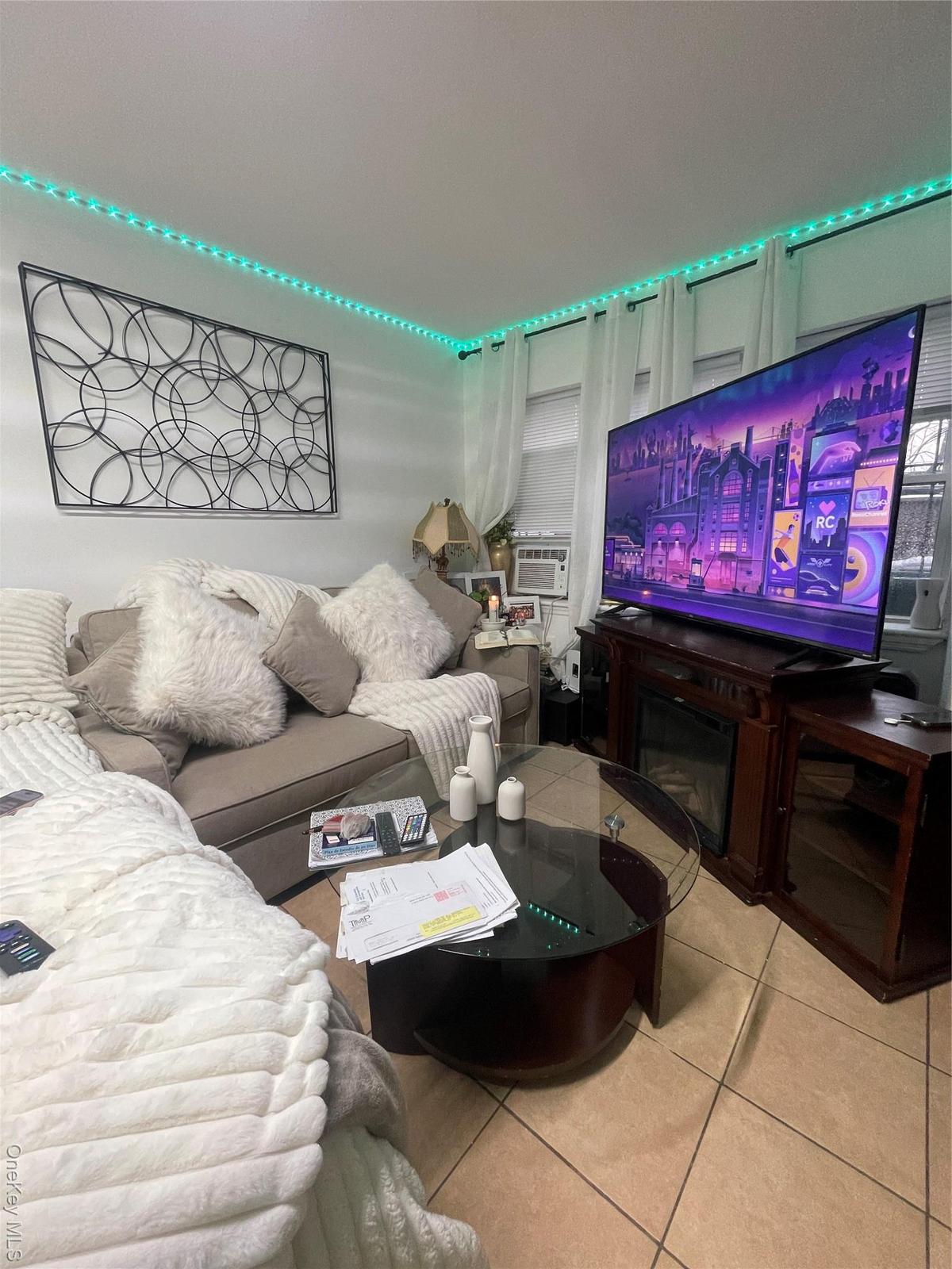 Ground floor studio -Living space 2