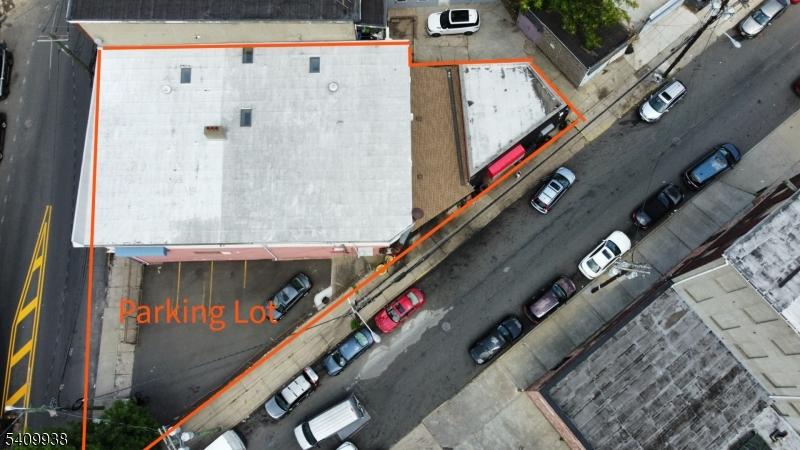 Building-Parking-Side spaces