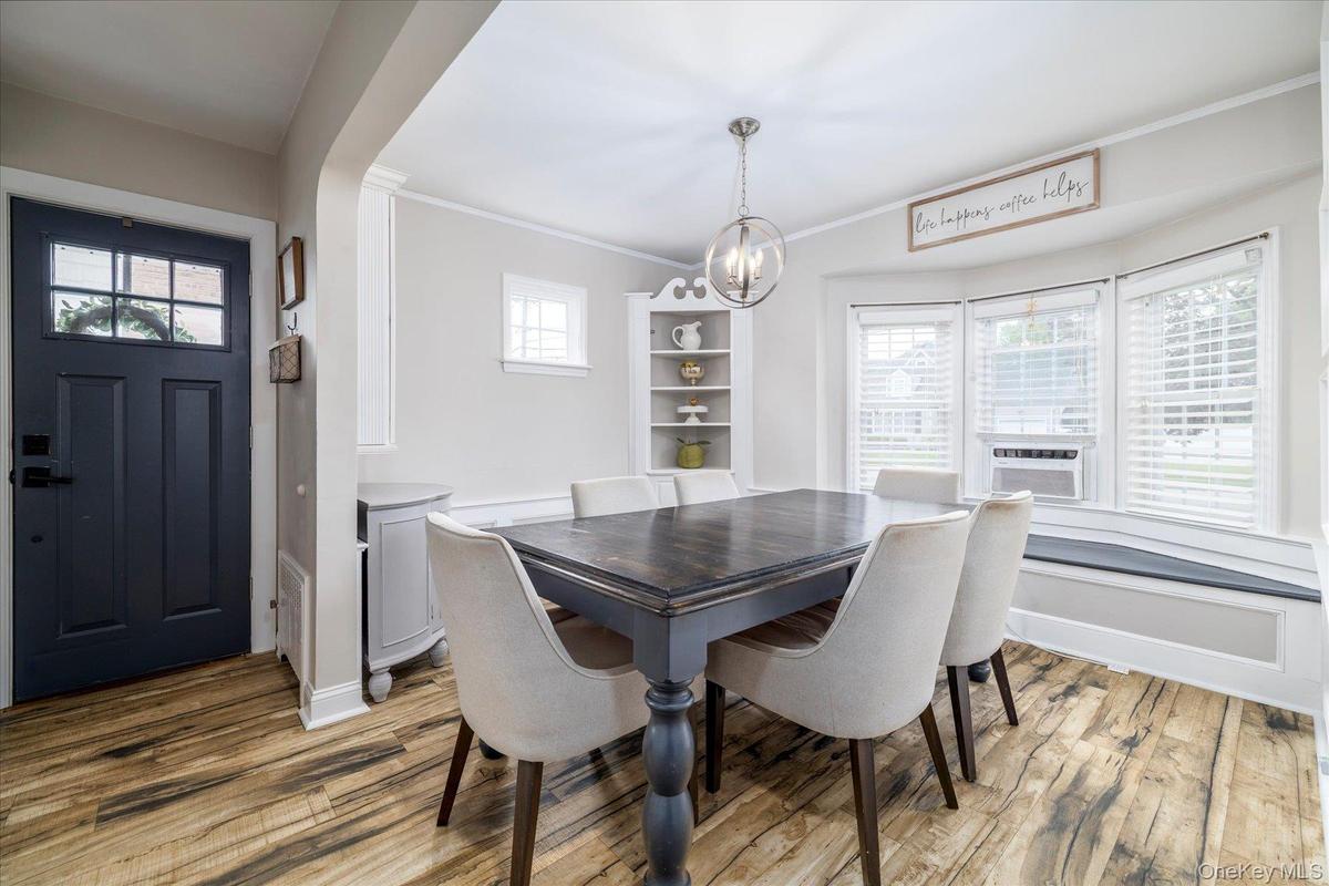 Dining room, side door to driveway