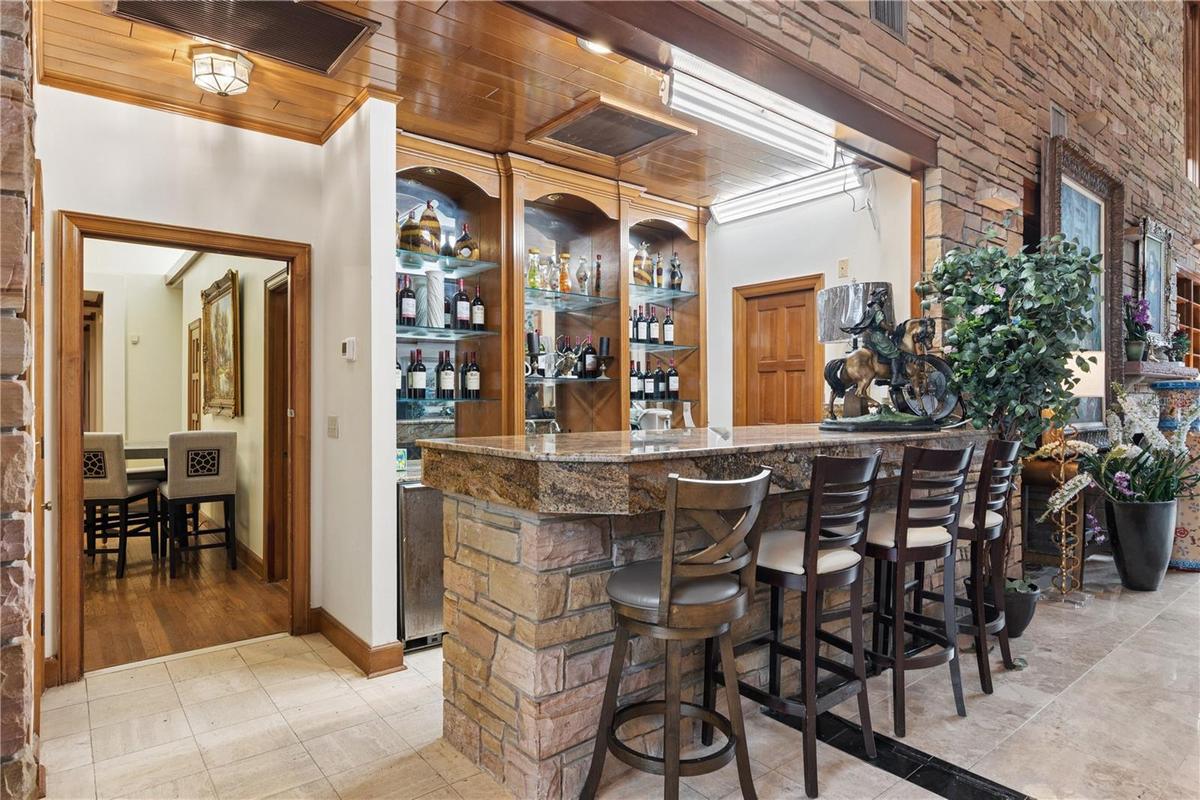 Entertaining Bar