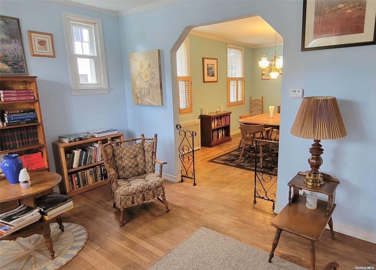 Living Room - Hardwood Floor