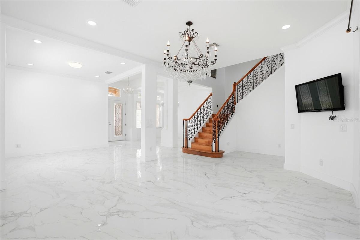 Living Room/Staircase