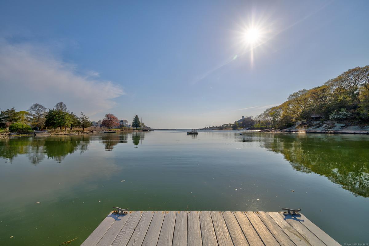Dock
