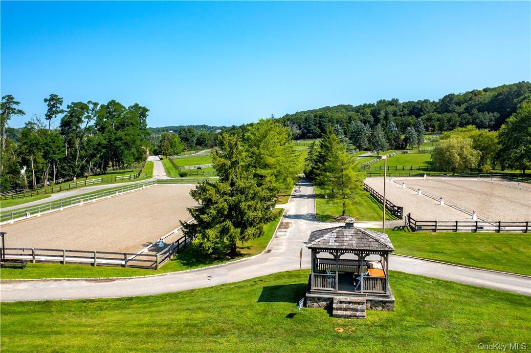 3 outdoor riding rings.