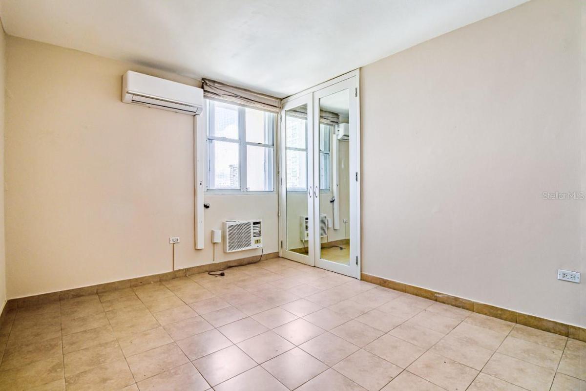 Second bedroom