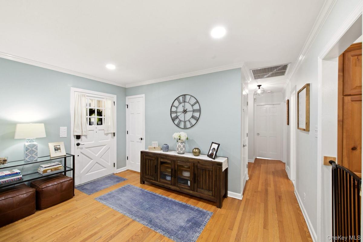 Inviting Entryway!