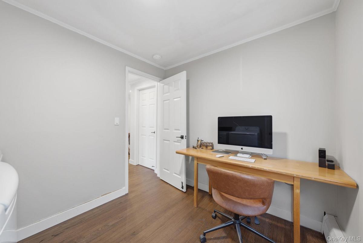 Bedroom/Office/Laundry