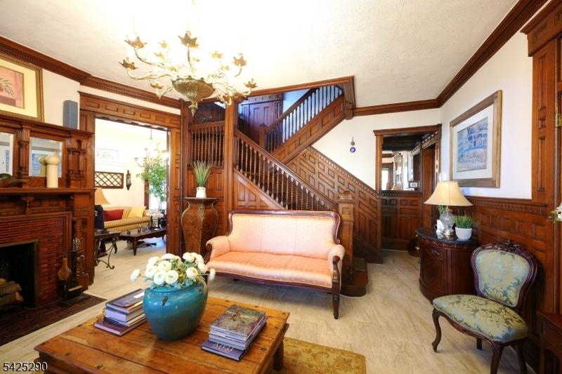 Entrance sitting
