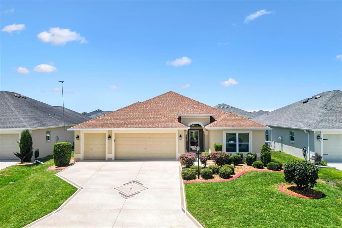 4348 Tuscaloosa Path in The Village of Osceola in The Villages, Florida
