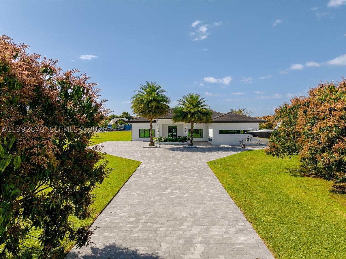 Elegant Driveway Entrance