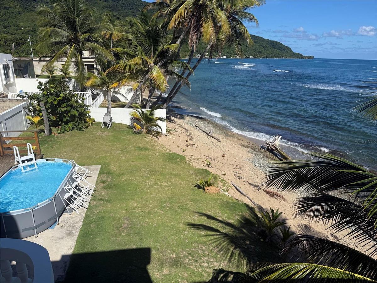 Vista de la propiedad, piscina y playa / Property, pool & beach view