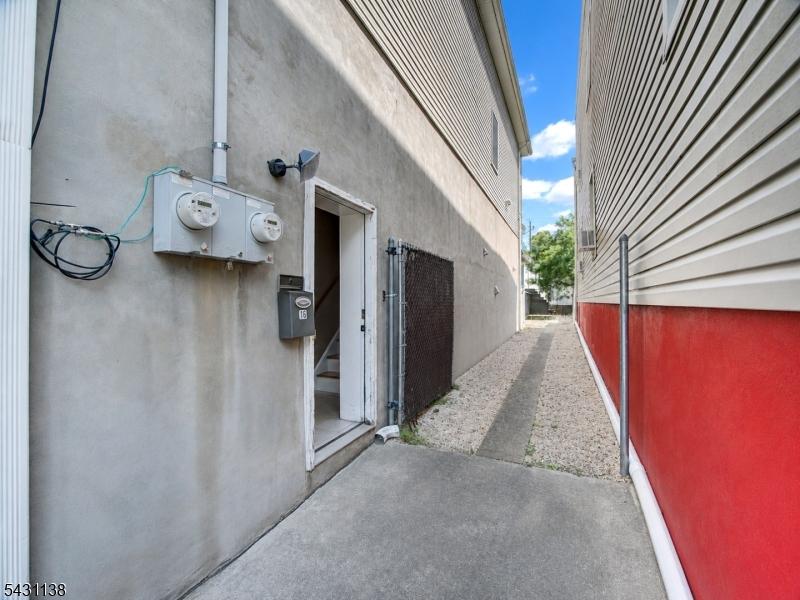 SIDE ENTRANCE