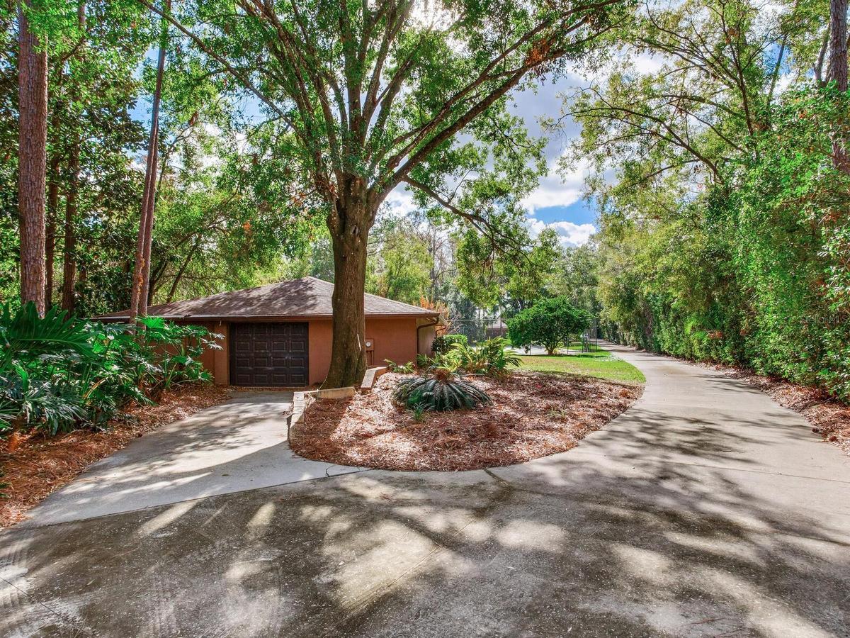 Entrance / Additional Detached Garage