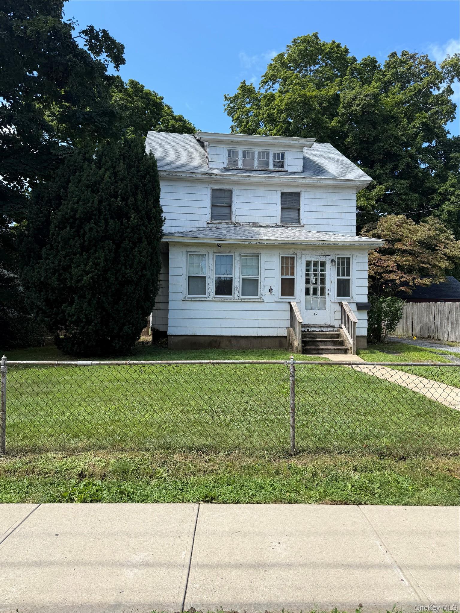 Welcome To 39 Broadway, Greenlawn
