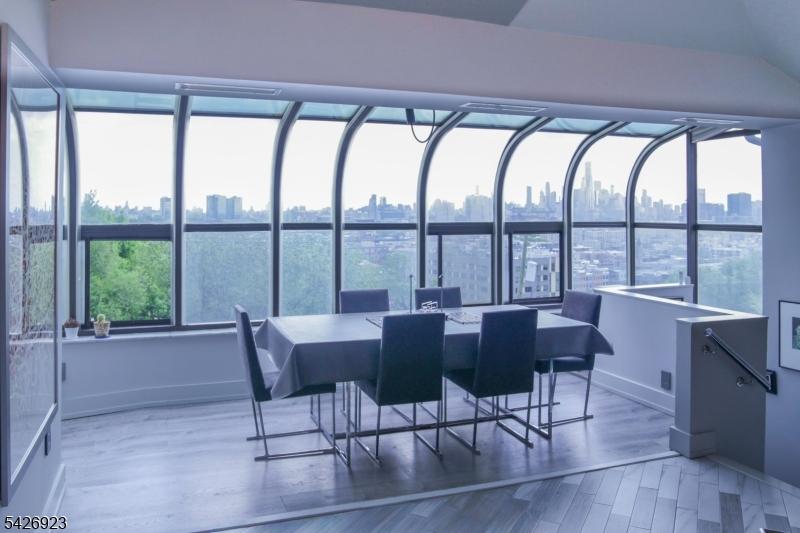 Dining Area- NYC skyline.