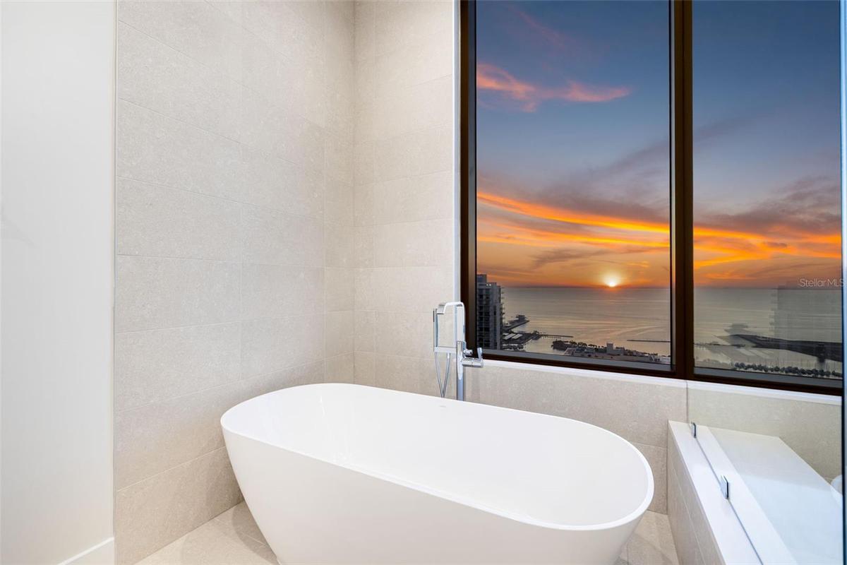 Primary Suite Soaking Tub W Sunrise Views
