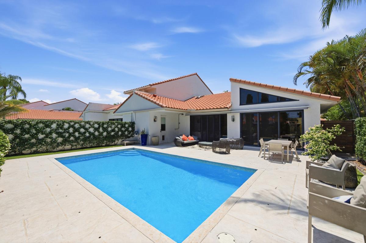 Pool Home for Lease in Palm Beach Polo during the off season