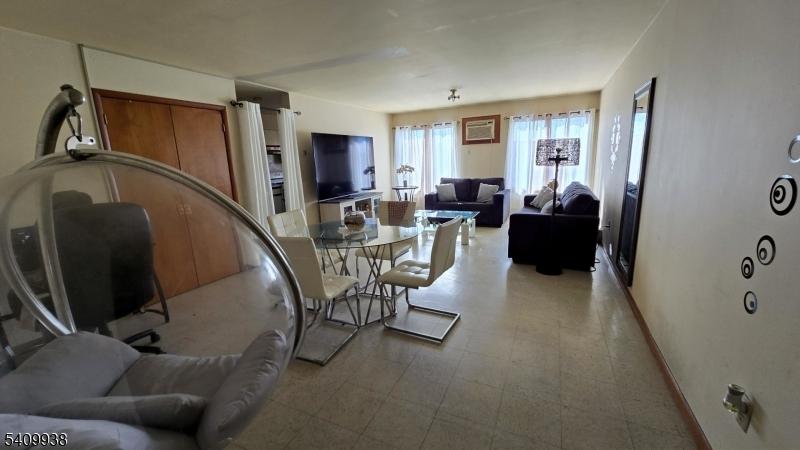 Apartment-B LR