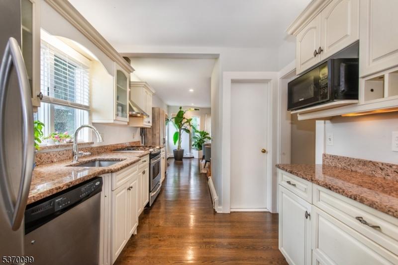 Kitchen to family room