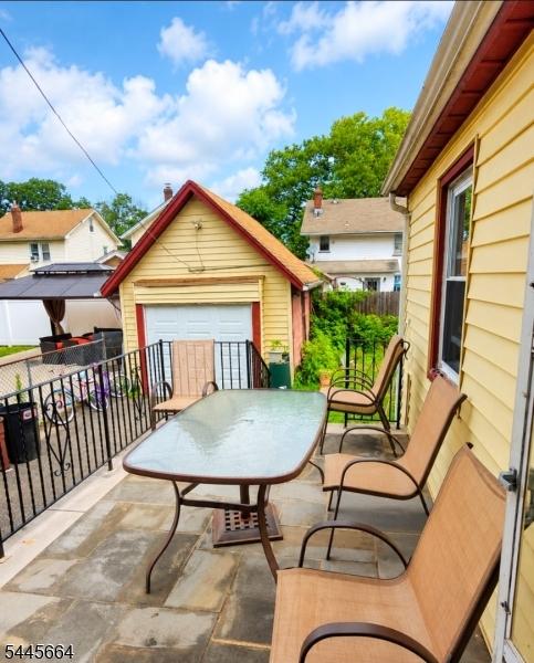 Patio in backkitchen