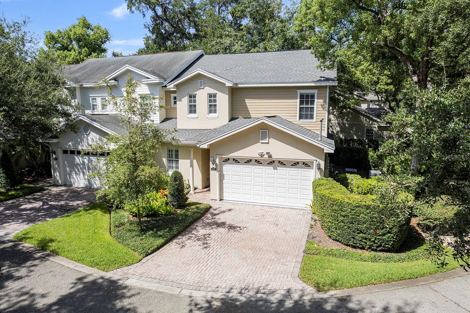 1223 Country Club Oaks Circle