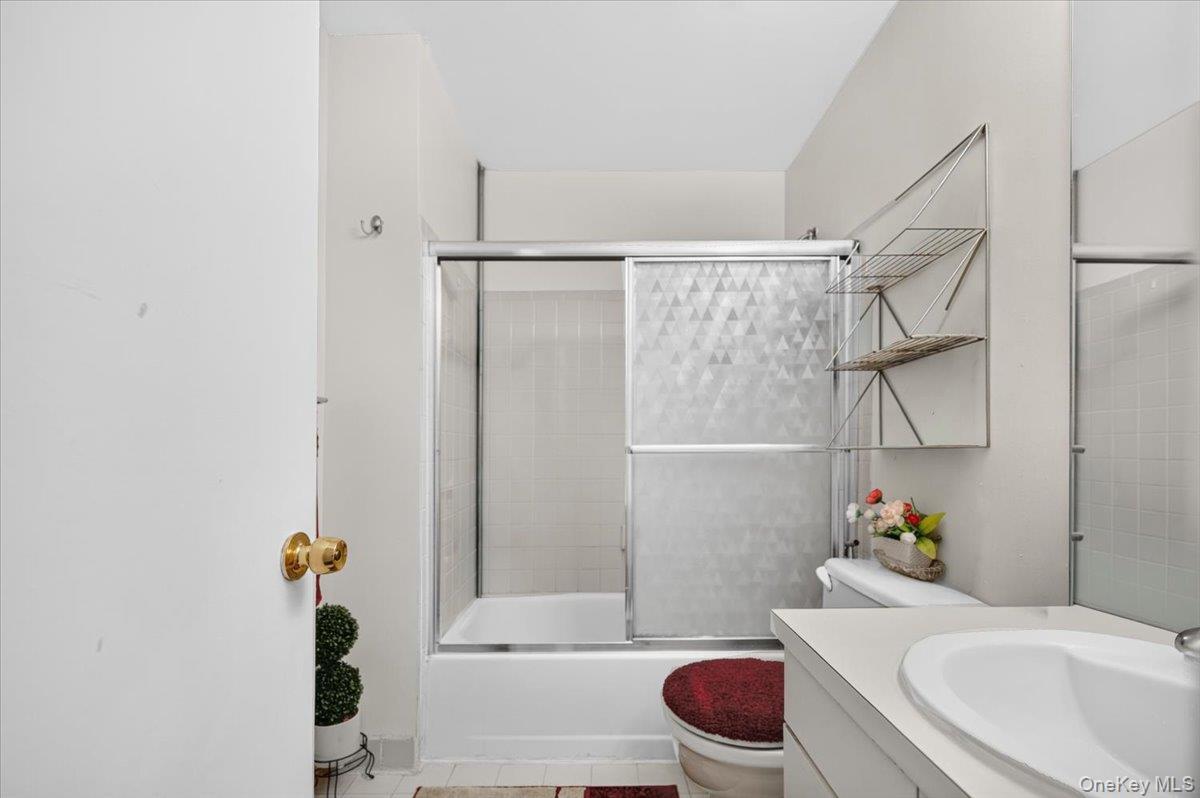 Unit # 41 Full Bathroom