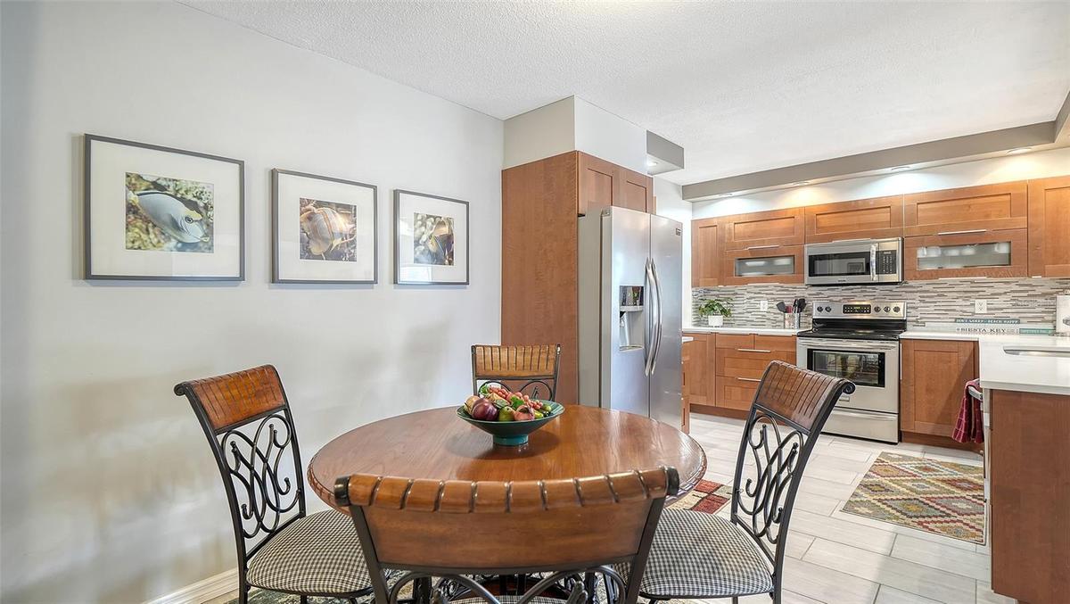 Dining room.