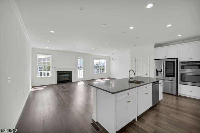 Open concept LR/DR