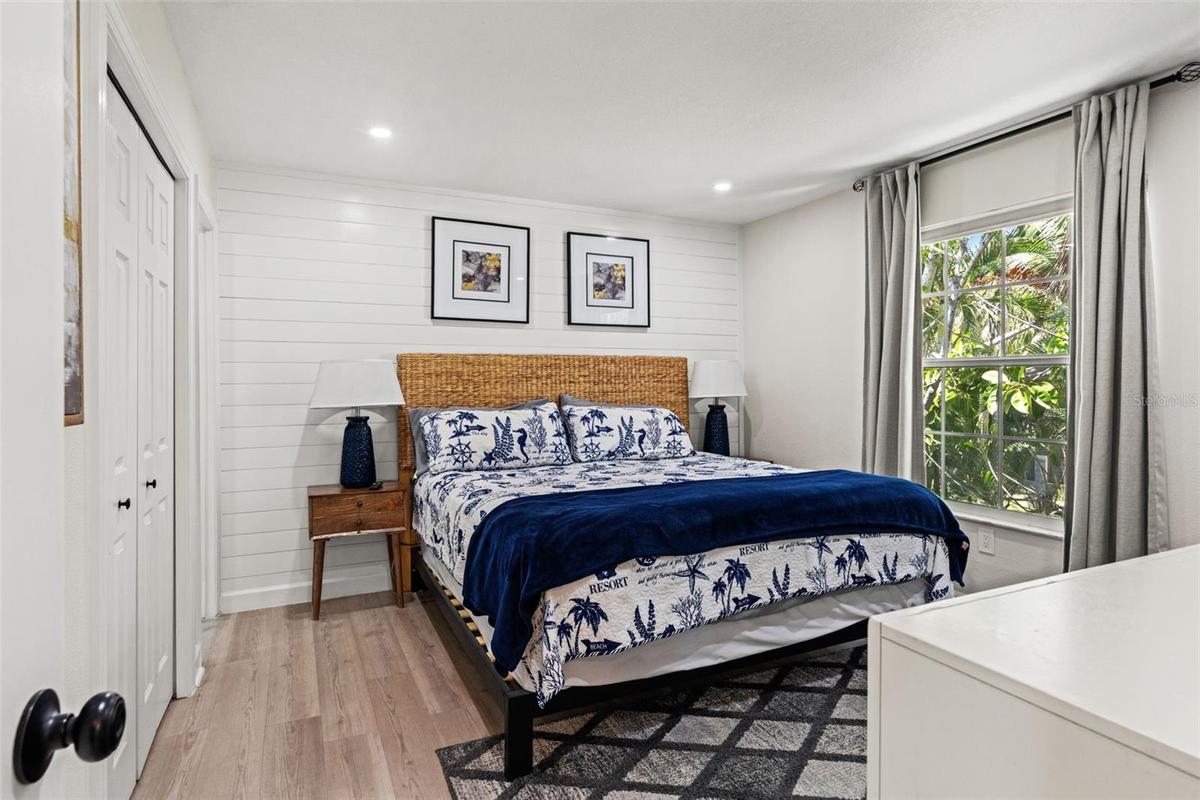 Dolphin/"A" - Primary BR w/King bed & EnSuite bath v1