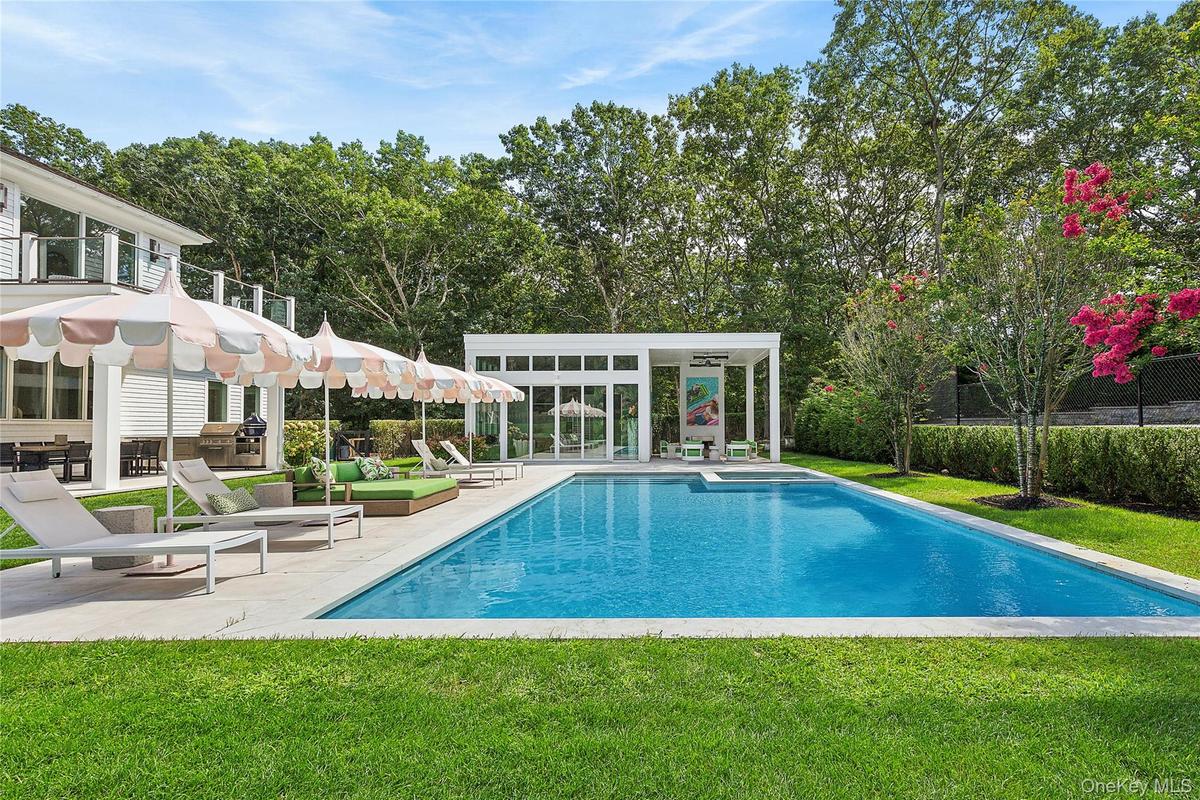 Palm Beach/Miami Chic Backyard Pool House
