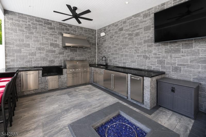 Outdoor kitchen