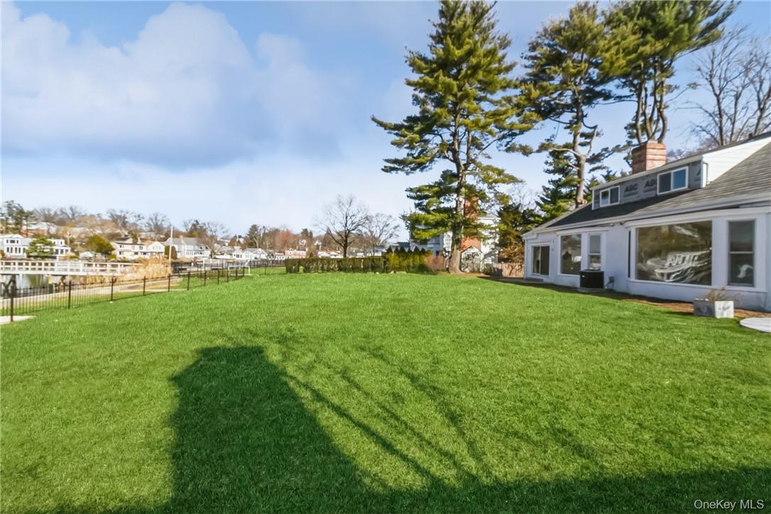 Rear yard great for entertaining