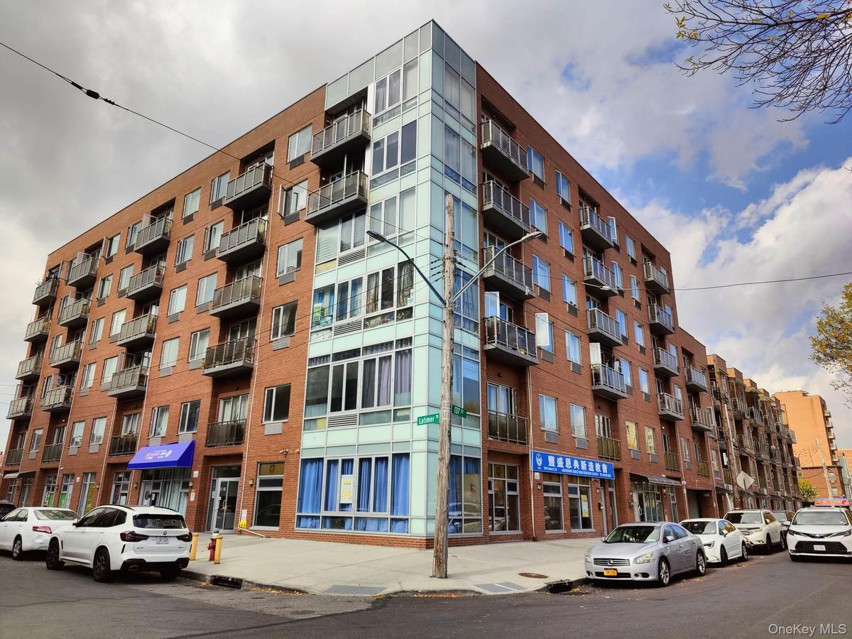 View of apartment building / complex