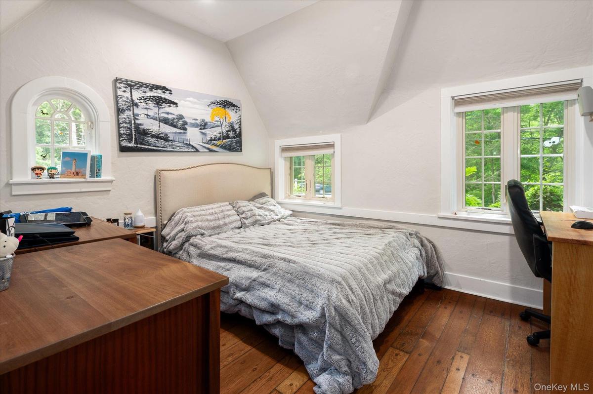 Cottage Bedroom 1