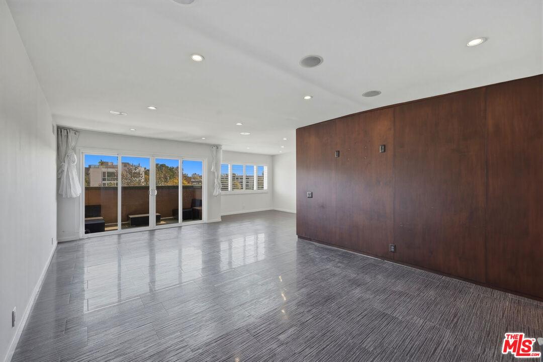 Living room_dining area