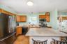 Kitchen w/center island