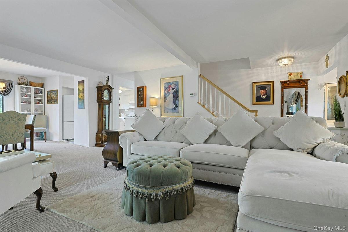 There's plenty of room for your furnishings in the Living room.