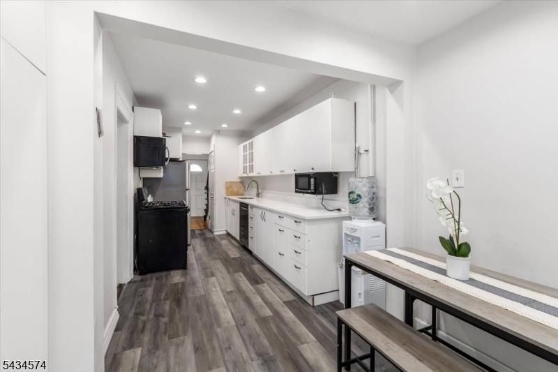 eat in kitchen