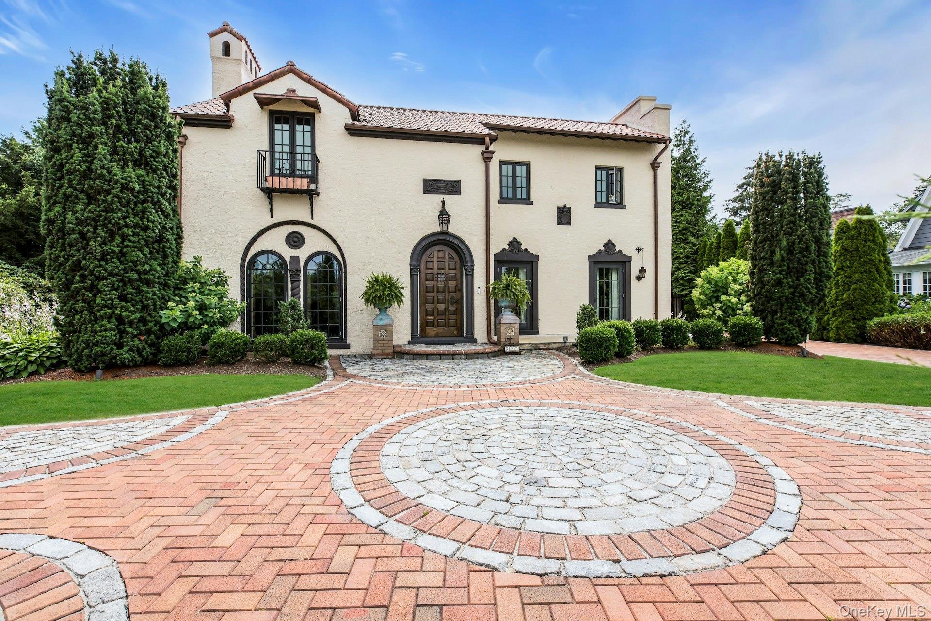 Stunning Spanish Style home on on The Cascade Lakes