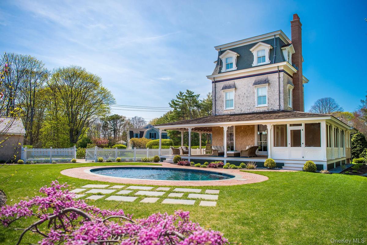 106 Old Depot Road, Quogue South