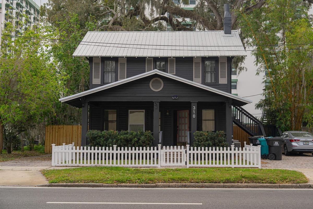 Versatile Duplex – Live, Work & Invest