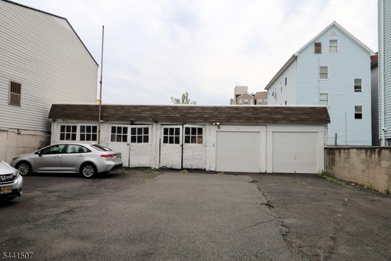 5 Garages
